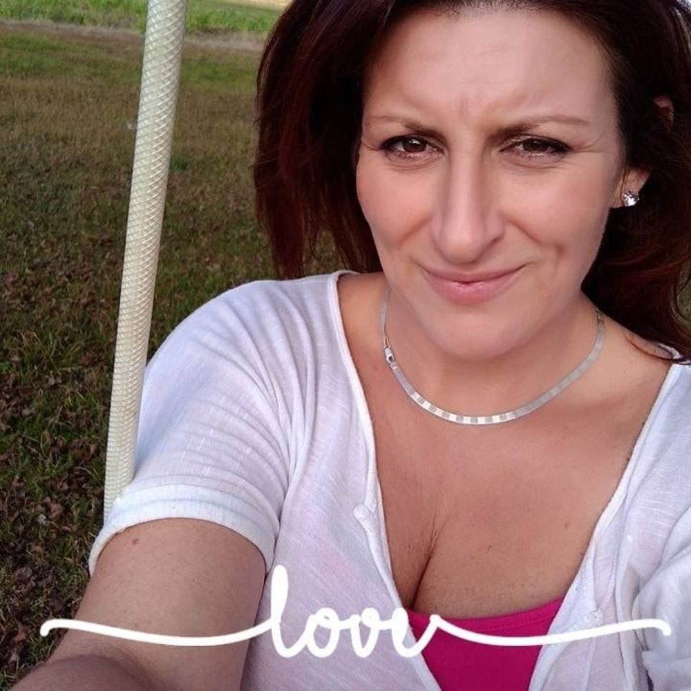 Meet your Posher, Mona